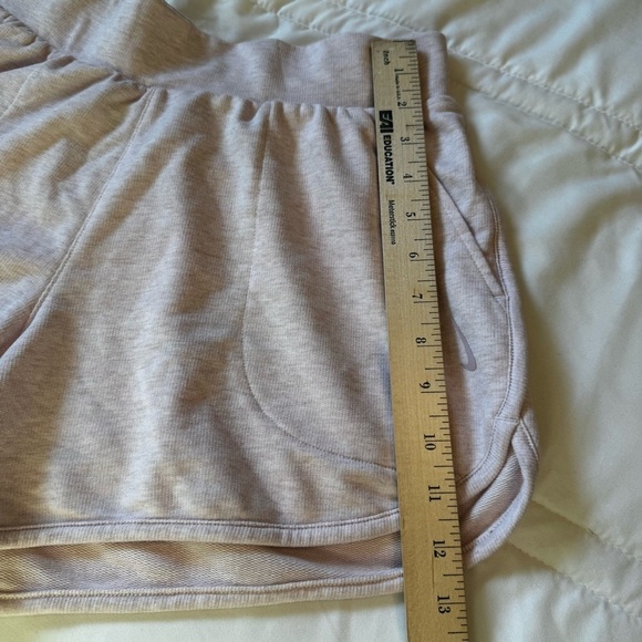 Nike Dy Fit Women’s Pink Athletic Shorts with Elastic Waistband Curved Hem Sz M - Picture 6 of 12